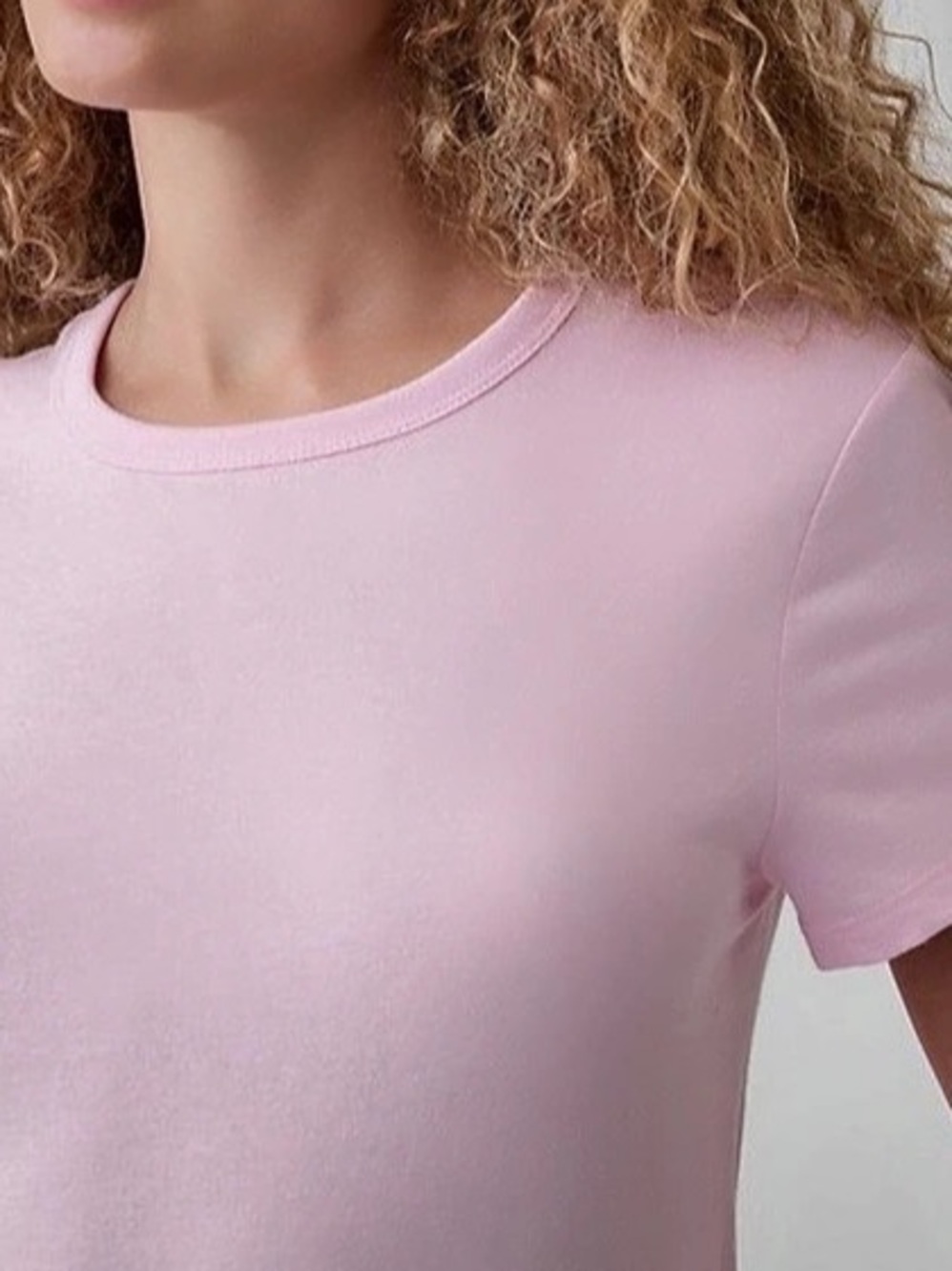 Gap Favorite Crewneck T-Shirt in Pink Size Medium NWT